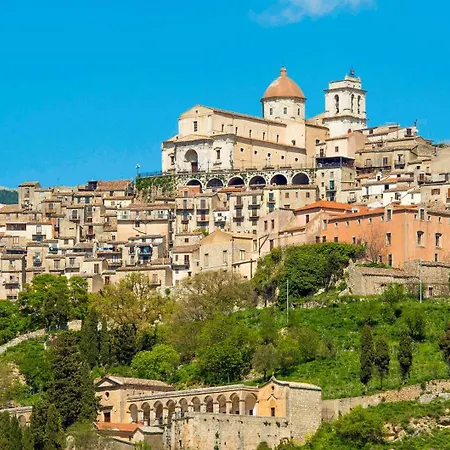 Apartamento Casa Leonardo Terracina